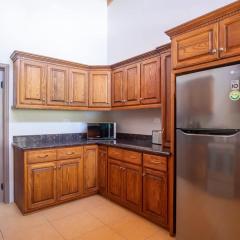 Beautiful Home at Valle de Gpe with Jacuzzi AC & Wifi