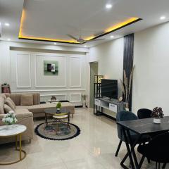 Elegant Mordern Stay, 2BHk, Near Airport