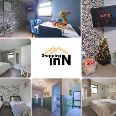 Thorpe Park Lodge - Ground Floor Detached & 2 Free Gated Parking Spaces