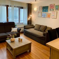 Relaxed coastal stay - steps from beach & center