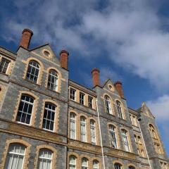 Pet Friendly Sea View Penthouse Flat with Parking