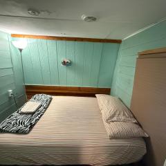 Breezy Palms Cottages