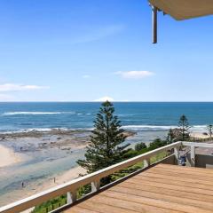 Bright Beachside Escape at The Entrance