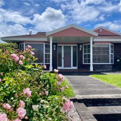 Cosy House in Chartwell, Hamilton-Private Garden & Shopping Mall