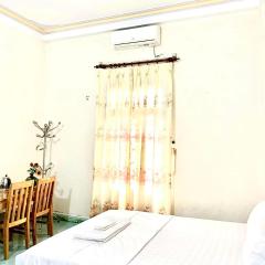 Khách Sạn Phong Châu Sốp Cộp