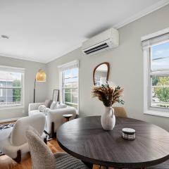 Cozy Modern 2BR 1BA near LAX, LMU, SoFi Stadium and the Beach