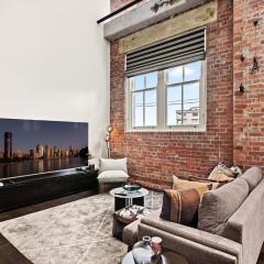 Stylish Riverside 2 Bedroom Apartment in Teneriffe