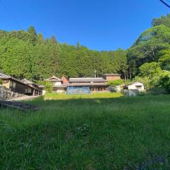OldJapaneseHouseintheMountains山の中の築100年古民家赤目のやど