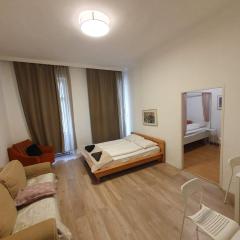 Comfortable 2BR Apartment with Netflix near Karlsplatz