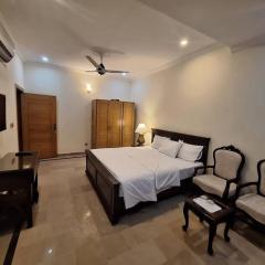 The Aristocrat Lodge