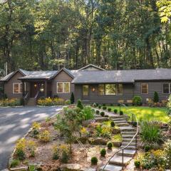 Dahlia House, 5 BDRM, Walk to town