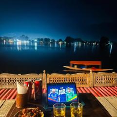 Canadaa group of houseboats