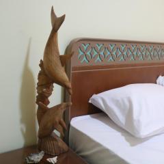 Dolphin suites apartment