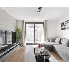 2BR Apartment with Balcony Near O2 Arena London