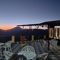 The Whyt Deluxe Homestay