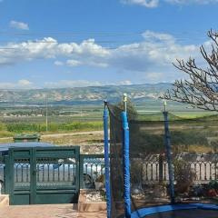 אירוח בעמק המעיינות