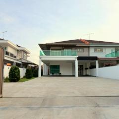 超豪华双层半独立别墅 Batu Pahat