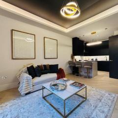 Luxury New Build Apartment Just 300m -Tube Station
