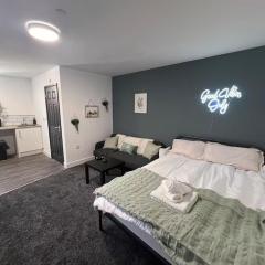 Modern City Studio Heart of Wolverhampton Appt 5