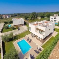 Designvilla Mit Dachterrasse Und Panoramablick