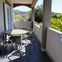 Wohnung In Vinišće Mit Privatem Parkplatz