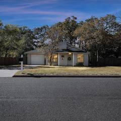 Howdy Hang Out - Cozy, Cute and Comfortable House! home