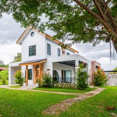 Eden Villa - Verdant Garden