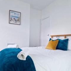 The Tewkesbury Modern Retreat Sleeps 5