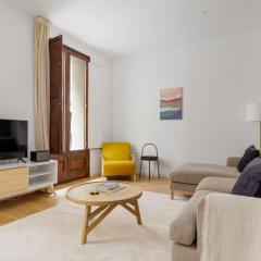 Blueground El Raval balcony nr La Rambla BCN-211