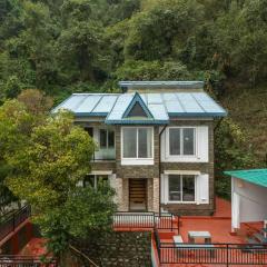 StayVista at Viva La Vida - Bonfire, Jacuzzi, AC