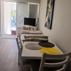 Студио за двама в центъра на град Бургас