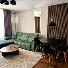 Fluvius Suite - Riverside Elegance in the Heart of Niš with Free Parking