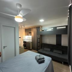 Belo studio Centro SP ao lado do metrô | Bras + 25