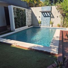 Casa moderna com piscina e edicula em Ciudad Del Este PY