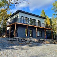 Le Nid - À travers les arbres