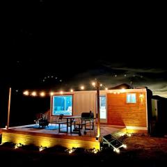 Stunning Tiny House with Picnic Space, Barbecue and Fire Pit in Meadview, Arizona