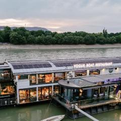 Vogue Boat Apartments