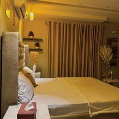 GoldCrib Studio - Eiffel Tower Bahria