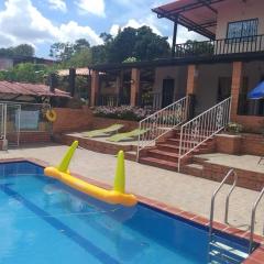 Los Pinos Casa de Campo