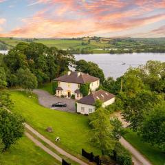 Large luxury lakeside home to sleep 10 people