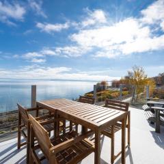 Panorama 1253: Two-Level Sanctuary & Views