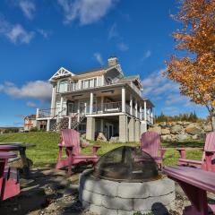 Condo 63: Bright Upper Floor with Terrace & BBQ