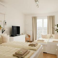 Relaxing Cozy Condo Family-Friendly in Central Mariahilfer