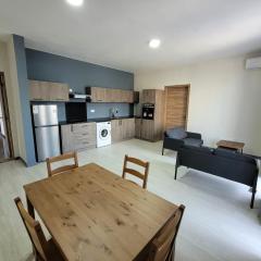 2 Bed 9 mins walk from beach