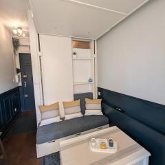 The suspended cocoon