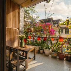 Super Old Quarter View - Skyline Balcony - Ta Hien street