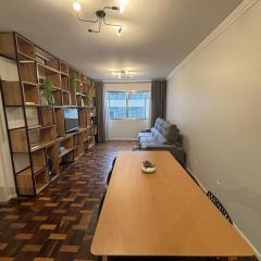 Apto completo c/ 3Q no Centro de Floripa DMA0901