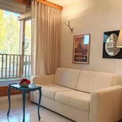 Hostdomus - Lumiere Apartment R15