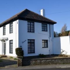 Period Family House by the Beach