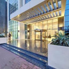 Joyful Journeys Marina Arcade Private Room for 2 - Shared Kitchen